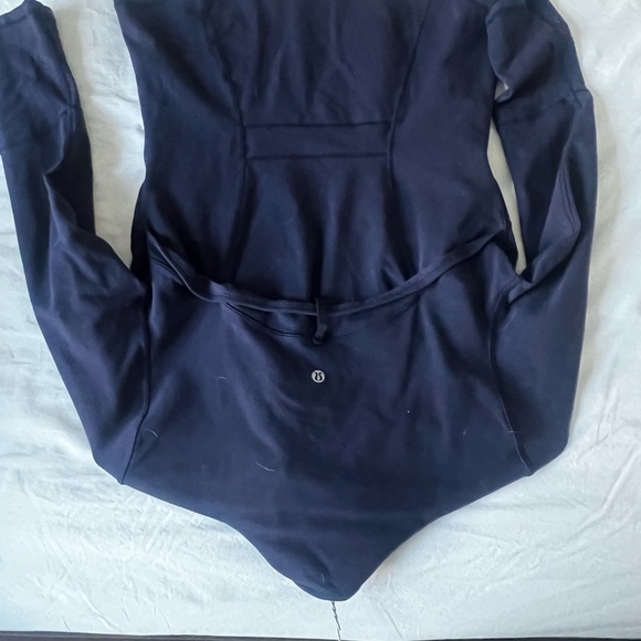 Lululemon jacket define align size 6 - Picture 2 of 3